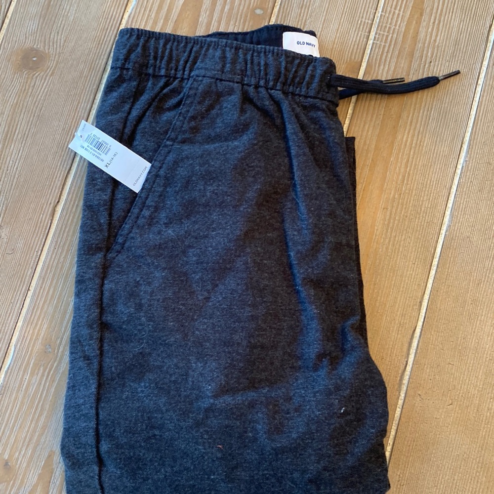 Old Navy never worn boys joggers
